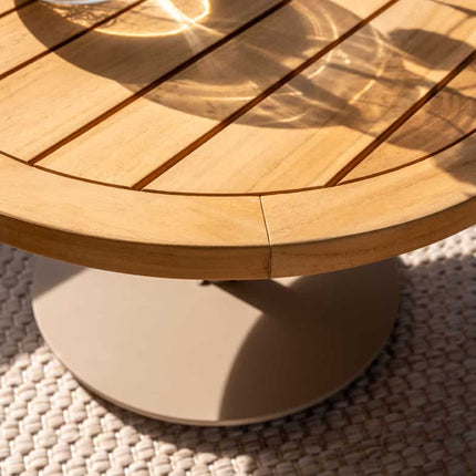 4 Seasons Outdoor Sardinia chaise lounge bank + Puccini lounge stoel + Volta salontafels